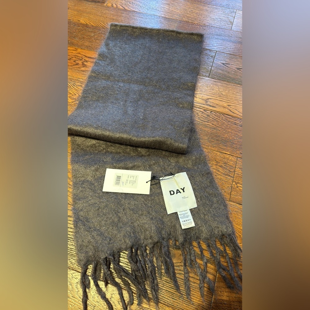 Day Birger et Mikkelsen neutral Soft wool Mohair-Blend Scarf in Heather Gray